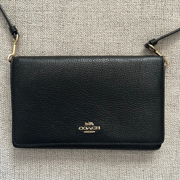 Coach Handbags - Gently used Coach crossbody